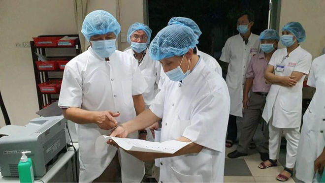 Lịch trình BN 669: Tham gia nhiều ca mổ, đi ăn, cà phê với nhiều người
