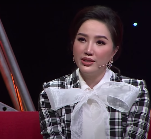 Bảo Thy mặt tròn khi lên tivi, tự nhận góc cận đựng được 8 chén chè