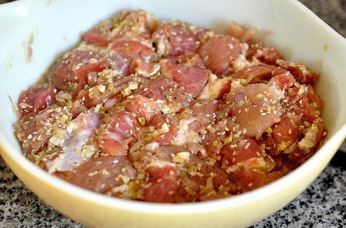 Cách ướp các loại thịt nướng ngấm sâu, thơm phức, ngửi mùi là muốn ăn