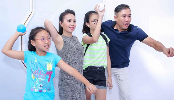 Cẩm Ly sức khoẻ sa sút vì mê hát, đi guốc cao diễn từ sáng đến đêm