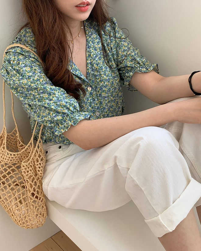 Chìa khóa phối màu trang phục: Màu vàng ăn rơ với đen, xanh, tím