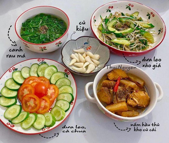 Chồng đảm tự nấu đồ chay ngon cho vợ, mỗi bữa chưa tới 100.000 VNĐ