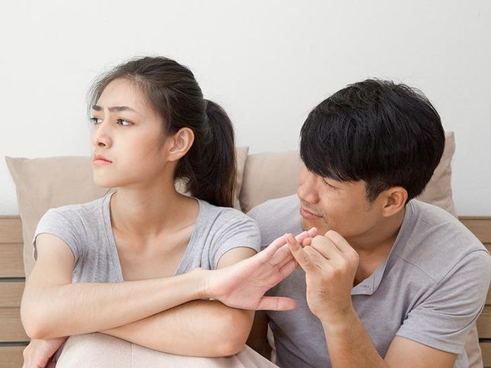 Bị chồng dỗi cả tháng, vợ “giận tím người” khi biết do mình…tô son kỹ
