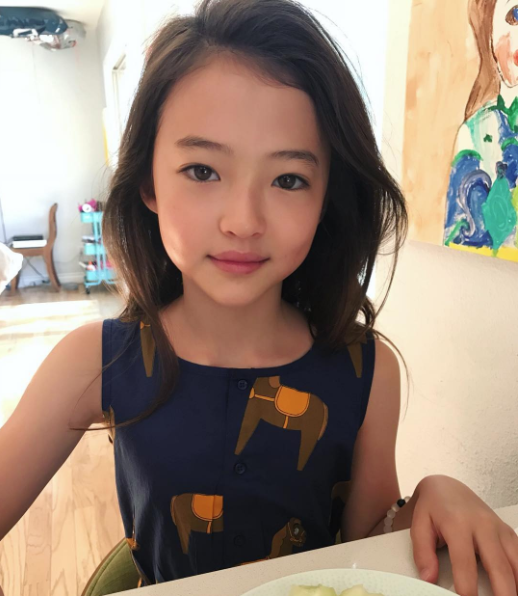 Có con gái xinh đẹp, ông bố hàng đêm lo lắng, chỉ mong con bớt xinh