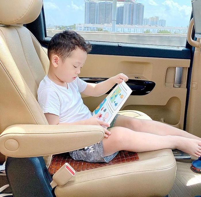 Con trai Ly Kute lớn phổng phao, cuộc sống như một thiếu gia