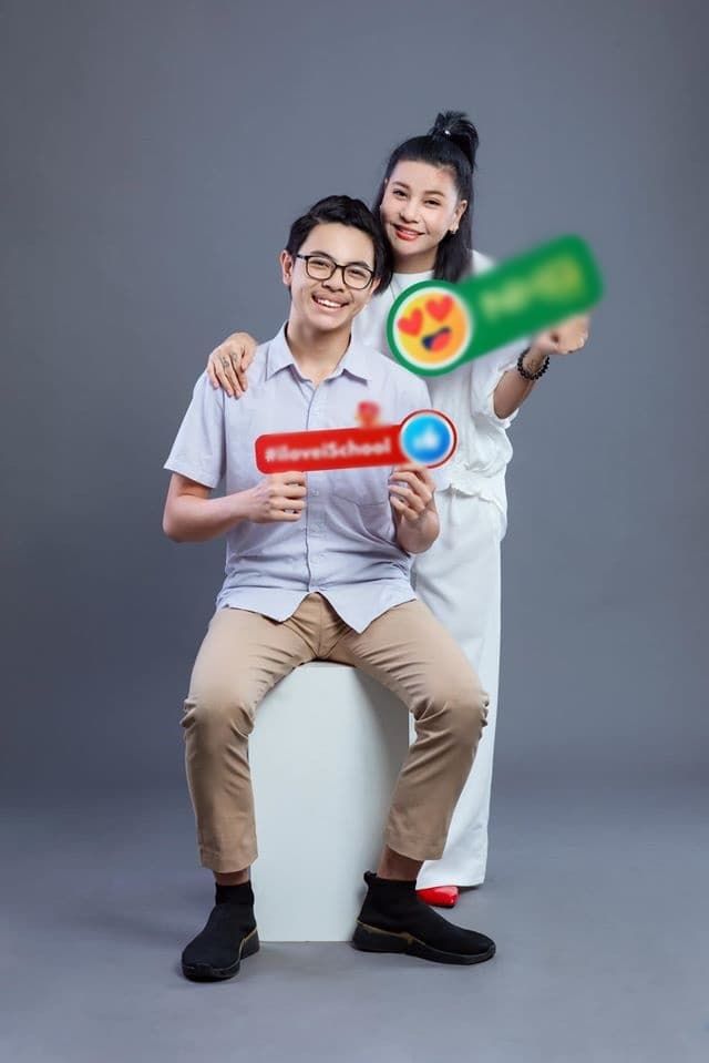 Con trai Cát Phượng lớn phổng phao ở tuổi 17