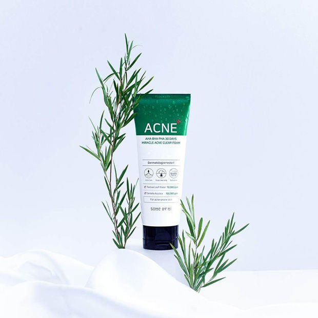 5 sữa rửa mặt tẩy da chết dùng là phê: Có dạng gel ngừa mụn, viêm