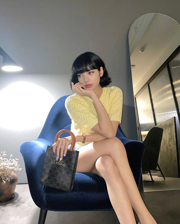Lisa được khen ngợi vừa xinh đẹp lại còn thông minh, tinh tế