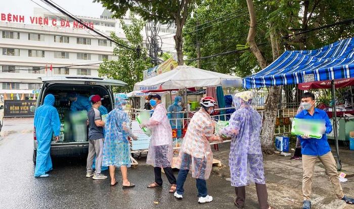 Đà Nẵng đề nghị không mang hàng hỗ trợ trực tiếp tới khu phong tỏa