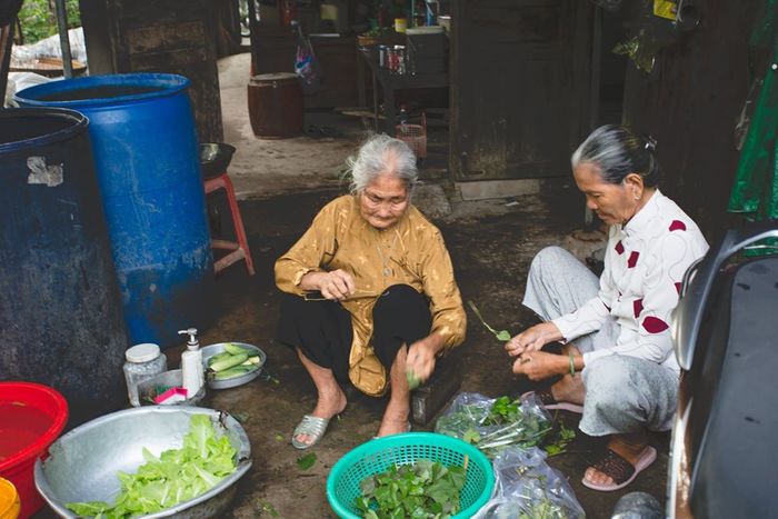 Đám hỏi dễ thương, ấm cúng tại miền Tây khiến CĐM thả tim rần rần