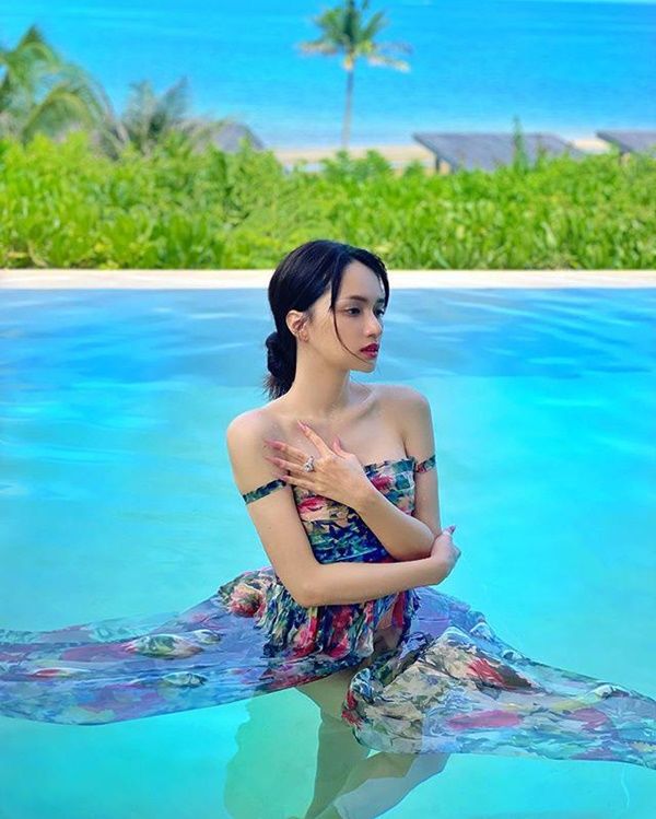 Chuộng kiểu nail của Bạch Cốt Tinh, Hương Giang vẫn được khen nức nở