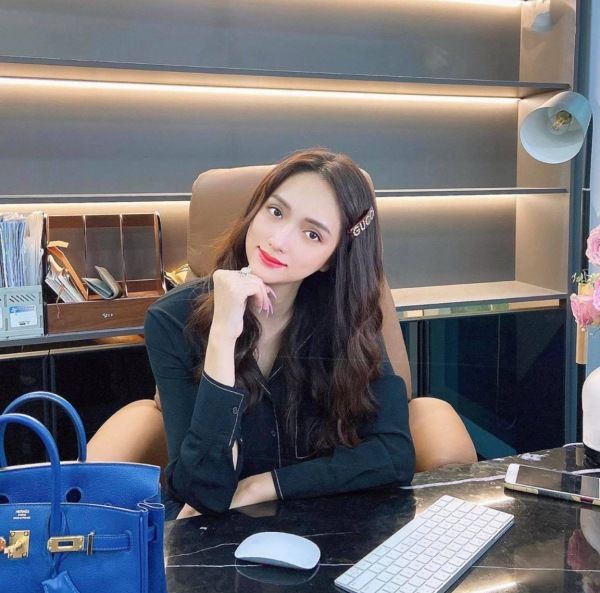 Chuộng kiểu nail của Bạch Cốt Tinh, Hương Giang vẫn được khen nức nở