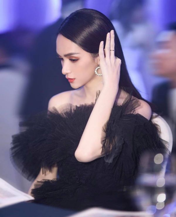 Chuộng kiểu nail của Bạch Cốt Tinh, Hương Giang vẫn được khen nức nở