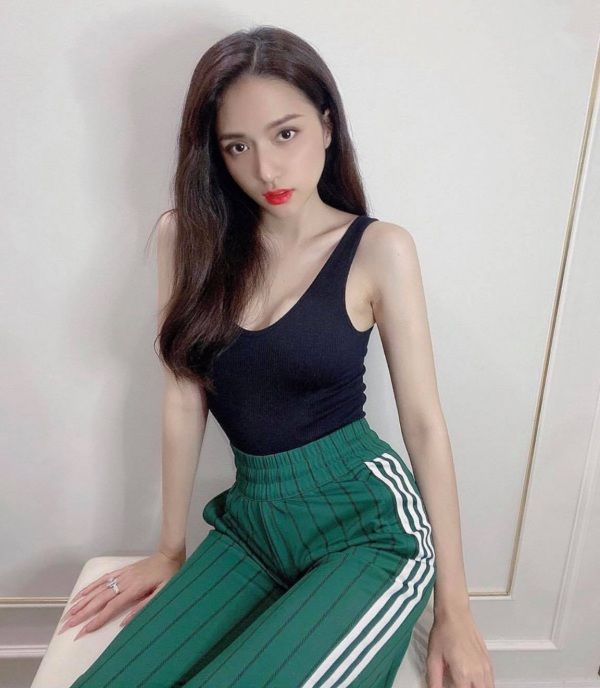 Chuộng kiểu nail của Bạch Cốt Tinh, Hương Giang vẫn được khen nức nở
