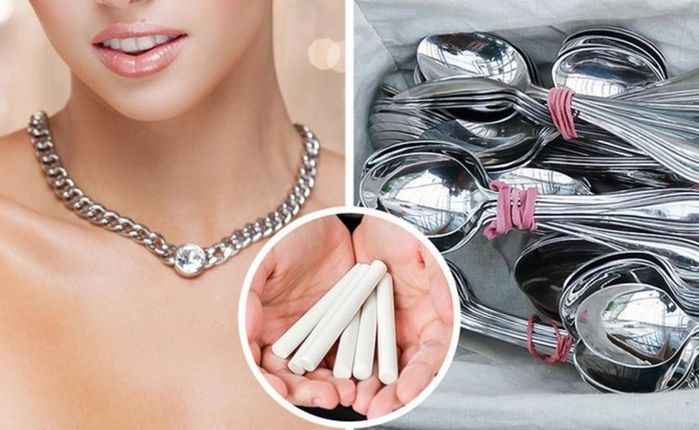 Để phấn trắng vào tủ quần áo giúp khử mùi ẩm mốc, đuổi kiến, gián