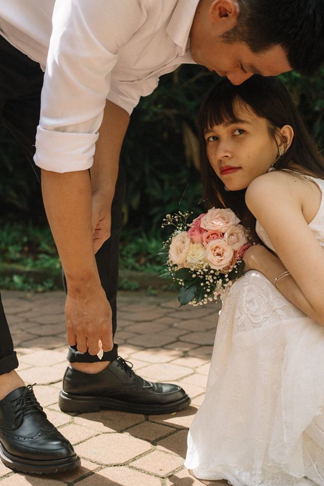 Đi làm về sớm, vợ đứng hình khi nghe cô hàng xóm gạ gẫm chồng