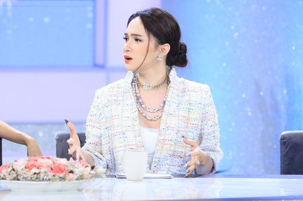 Diệp Lâm Anh nghi vấn đáp trả Hương Giang khi bị nhắc chuyện cũ