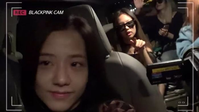 Đọ mặt mộc mỹ nhân Kbiz: Jisoo gây thương nhớ, Sana bị cho nhạt nhoà