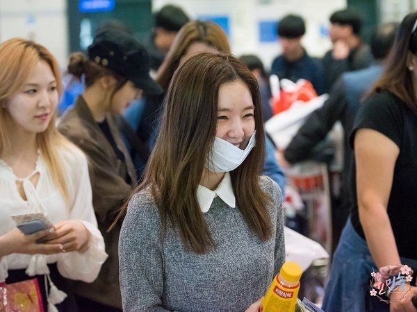 Đọ mặt mộc mỹ nhân Kbiz: Jisoo gây thương nhớ, Sana bị cho nhạt nhoà