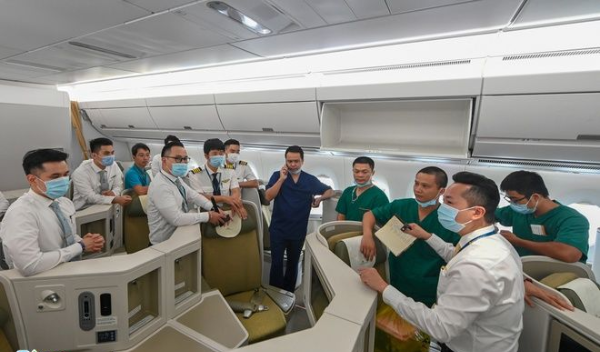 Đoàn bay đón công nhân từ Guinea Xích Đạo đã xét nghiệm âm tính lần 2
