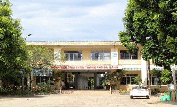 Bi kịch: Chàng trai cầm 5 cuốn sổ lấy thuốc trị tâm thần cho cả nhà