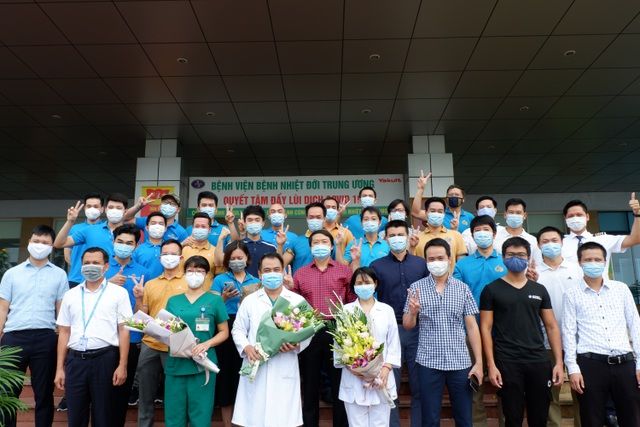 Ngày ra viện, bác sĩ của chuyến bay Ghi-nê Xích Đạo mới dám thở phào