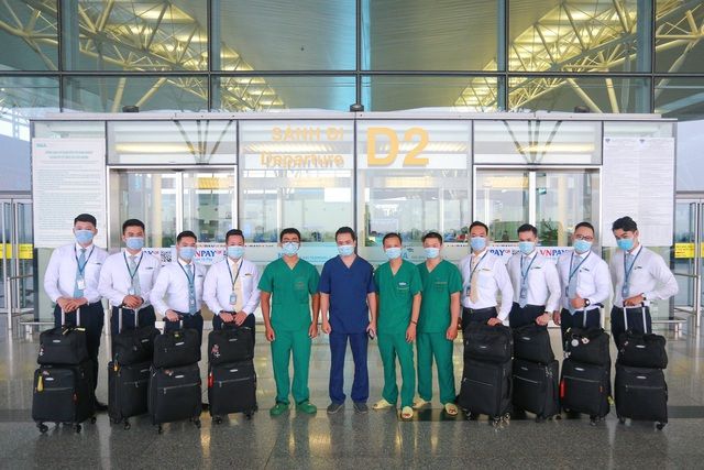 Ngày ra viện, bác sĩ của chuyến bay Ghi-nê Xích Đạo mới dám thở phào