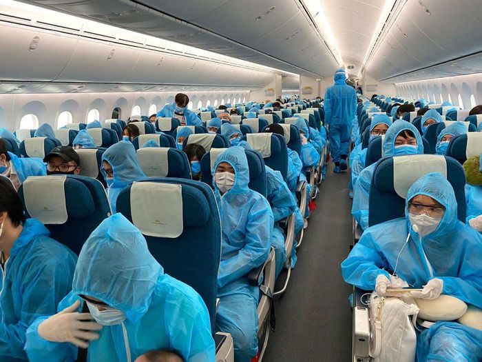 Đoàn bay đón công nhân từ Guinea Xích Đạo đã xét nghiệm âm tính lần 2
