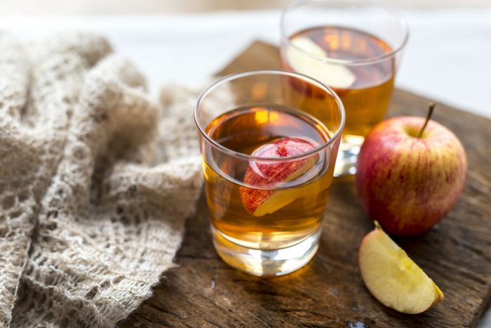 Dùng nước ép táo, trà gừng... cách tốt nhất để tăng hệ thống miễn dịch