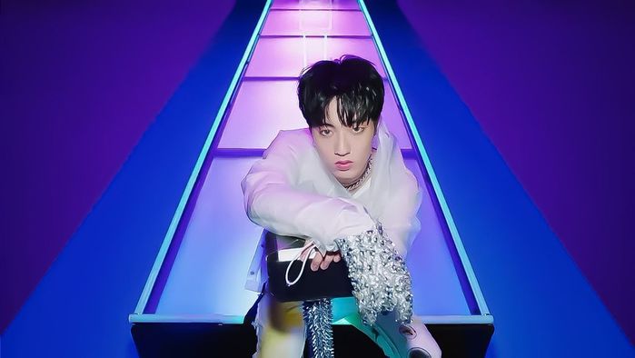 Haruto - tân binh nhà YG được ví như V (BTS), Lee Min Ho, T.O.P
