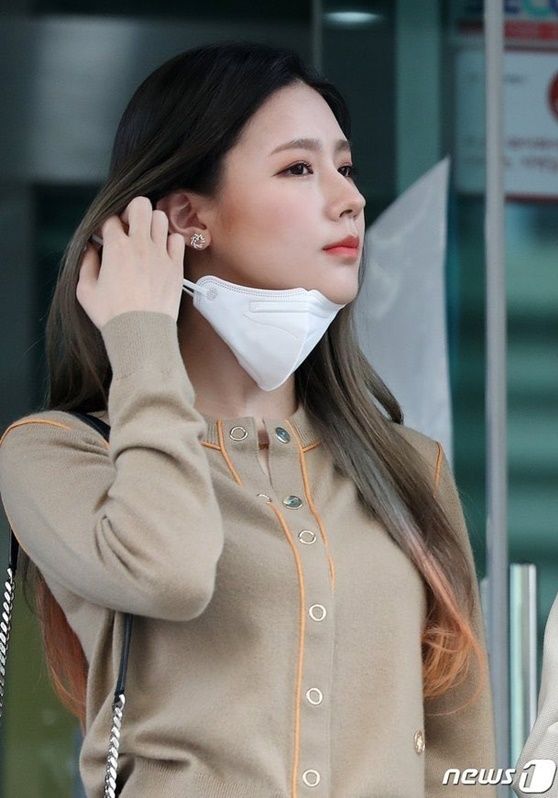 Miyeon (G)-IDLE gây sốt khi tham gia show truyền hình