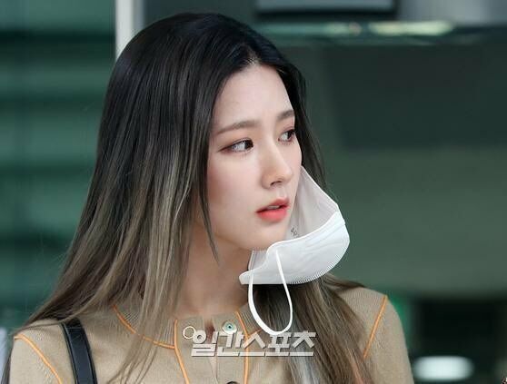 Miyeon (G)-IDLE gây sốt khi tham gia show truyền hình