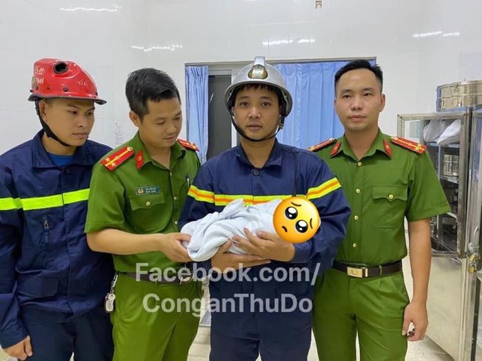 Hà Nội: Giải cứu thành công bé trai sơ sinh bị bỏ rơi giữa 2 khe tường