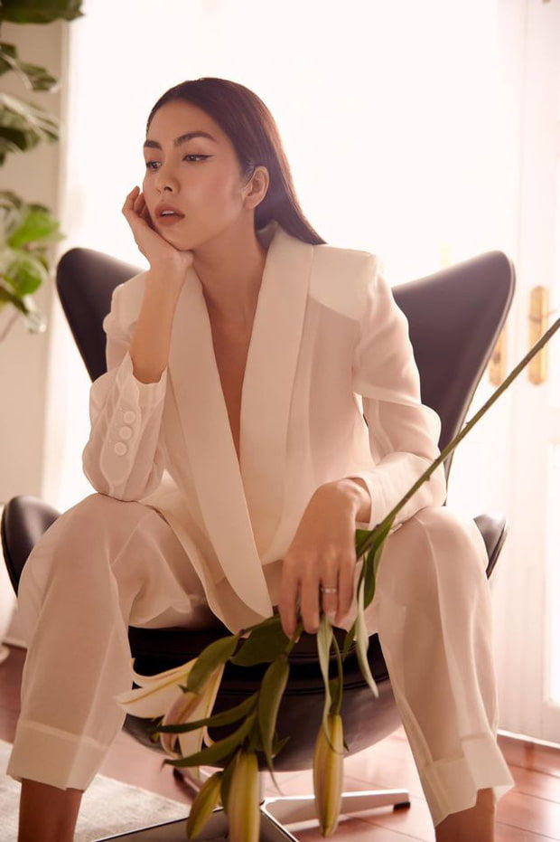 Hà Tăng khoe nhan sắc gái hai con đẹp đỉnh cao trong bộ ảnh mới