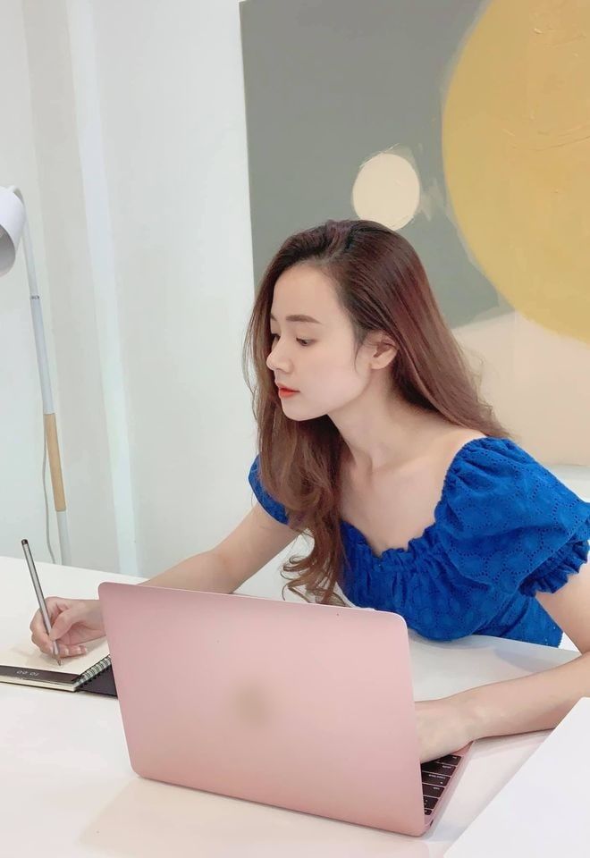 Hiền Thục diện bikini gợi cảm ở tuổi U40, Mai Phương Thúy khoe mặt mộc