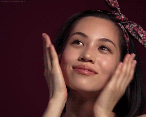 Hitomi Kuroki -nữ diễn viên Nhật gây sốt vì 60 tuổi mà nhìn như mới 30