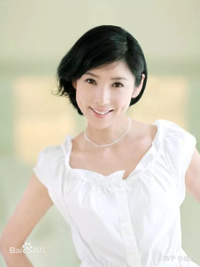 Hitomi Kuroki -nữ diễn viên Nhật gây sốt vì 60 tuổi mà nhìn như mới 30