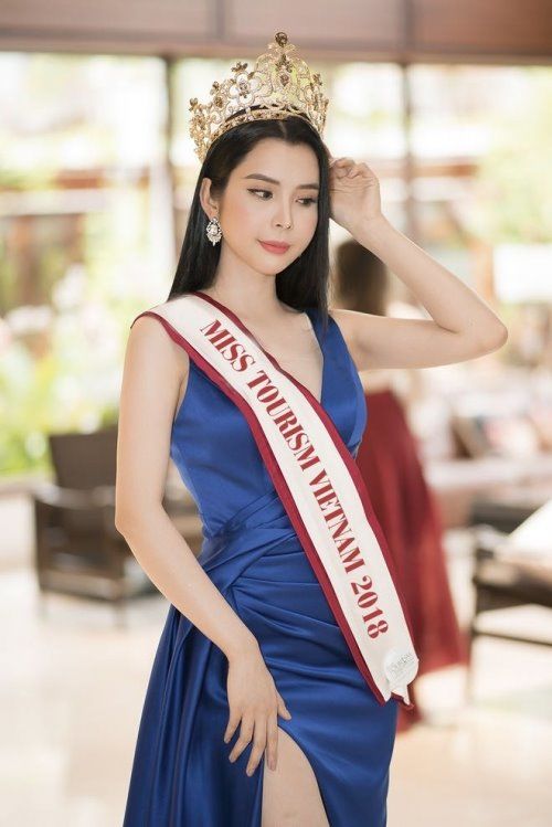 Hoa hậu Huỳnh Vy ủng hộ 50.000 khẩu trang y tế cho Đà Nẵng, Đồng Tháp