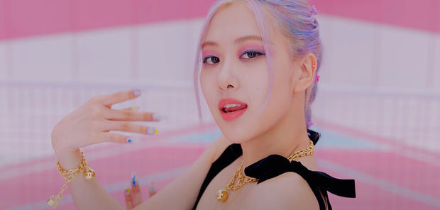Học các kiểu make up mới của BLACKPINK: Eyeliner sắc, vẽ mắt nhiều màu