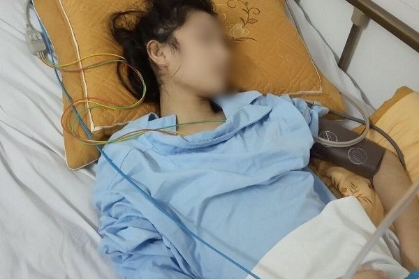 Sau một trận ốm, từ cô bé học sinh giỏi 10 năm bỗng chốc hóa trẻ lên 2
