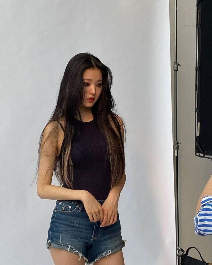 Jennie, Yuna, Kim Do Yeon... là đại diện phong cách high teen giới trẻ