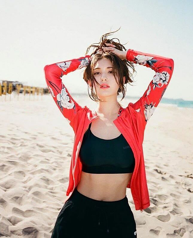 Jennie, Yuna, Kim Do Yeon... là đại diện phong cách high teen giới trẻ