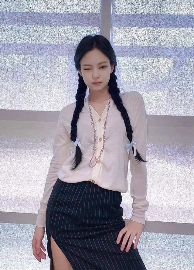 Jennie, Yuna, Kim Do Yeon... là đại diện phong cách high teen giới trẻ