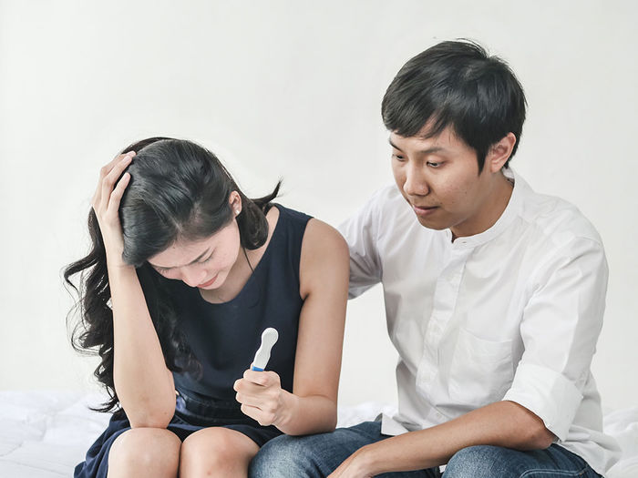 Từ chuyện em bé bị bỏ ở khe tường: Người trẻ cần ý thức về hành vi