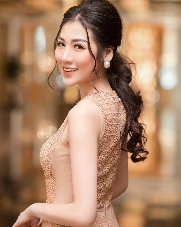 Kể khổ giặt áo cho chồng, Tú Anh khéo khoe độ giàu có lẫn hạnh phúc