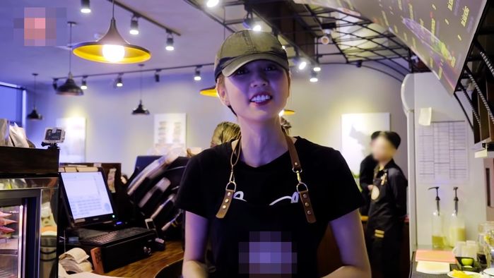 Khi mỹ nhân Việt hóa nhân viên: Ngọc Trinh, Phương Trinh ghi điểm