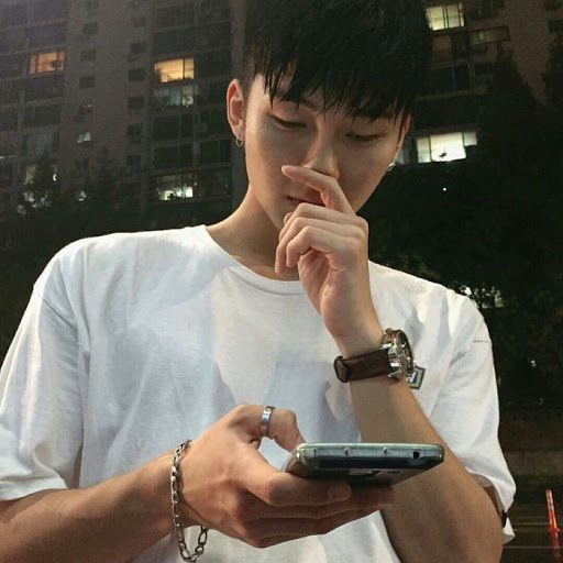 Muốn tình yêu bền vững, phụ nữ đừng quá tò mò về điện thoại đàn ông