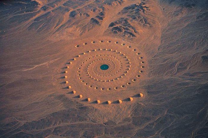 Không thể tin được sa mạc khô cằn lại có thể tìm thấy 8 thứ kì lạ này