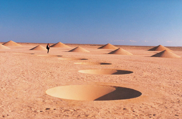 Không thể tin được sa mạc khô cằn lại có thể tìm thấy 8 thứ kì lạ này