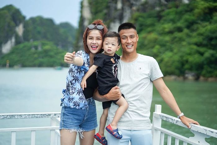Kỳ Hân - Mạc Hồng Quân nhận khóa nhà chục tỷ trước khi đón con thứ 2